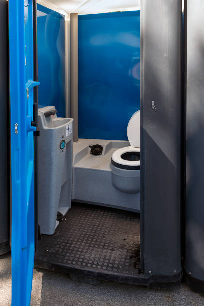 Best Porta potty rental near me  in North Olmsted, OH